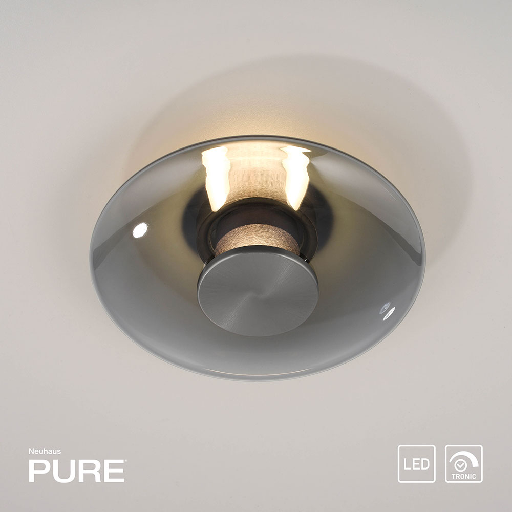 Die Pure Vitrum 6082 LED-Leuchte mit einem Durchmesser von 220 mm und einer Tiefe von 82 mm bietet vielseitige Einsatzm&ouml;glichkeiten als Wand- oder Deckenleuchte.