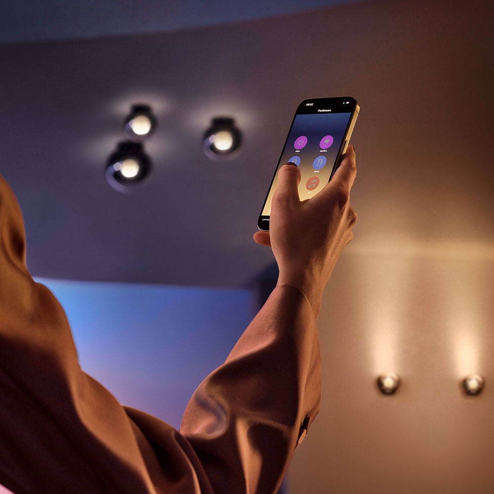 Occhio Air App bei lampenonline.de. Mit der Occhio air App oder dem air Controller lassen sich alle mit einem Air Modul ausgestatteten Leuchten digital steuern und zu Gruppen zusammenfassen.