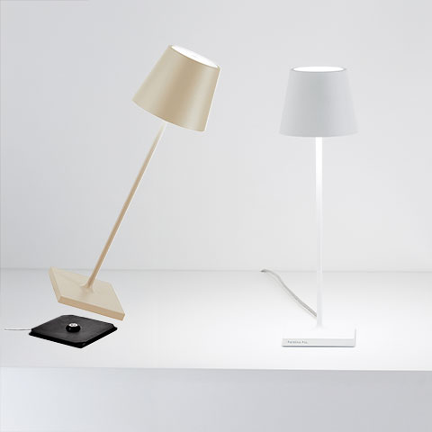 Zafferano Poldina Tischleuchte bei lampenonline.de im Vergleich &ndash; kabellose LED-Akkuleuchte mit 9 Stunden Laufzeit f&uuml;r Innen- und Au&szlig;enbereich vs. 230V-Version mit h&ouml;herem Lichtstrom und festem Netzanschluss f&uuml;r den Innenbereich.