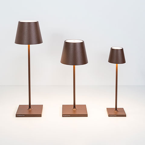 Zafferano Poldina Leuchtenserie bei lampenonline.de mit Poldina Pro, Pro Mini, Pro Micro, Reverso Tischleuchte mit integriertem Gef&auml;&szlig;sockel und h&ouml;henverstellbarer Poldina Pro L LED-Stehleuchte mit konischem Schirm und filigranem Gest&auml;nge.